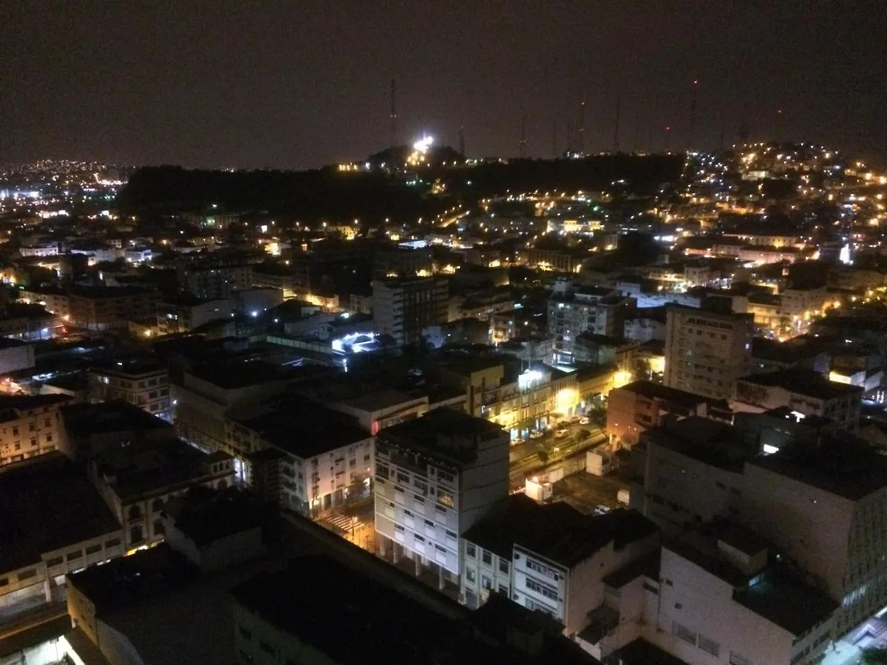מלון גוויאקיל Edificio Torres Del Rio דירה