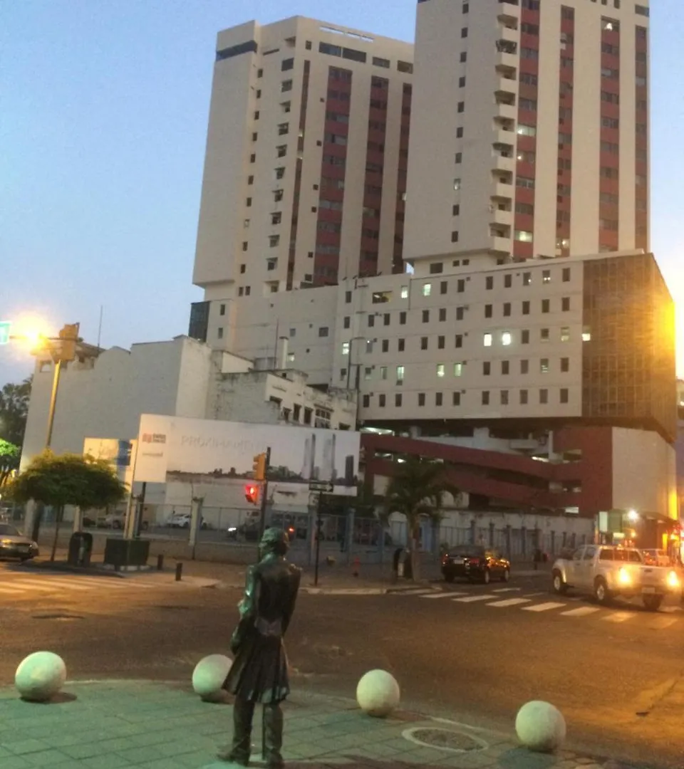 מלון גוויאקיל Edificio Torres Del Rio