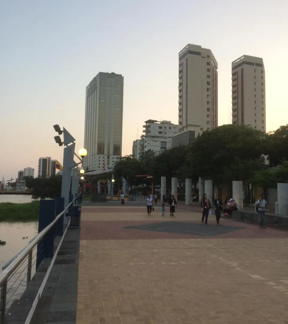 מלון גוויאקיל Edificio Torres Del Rio
